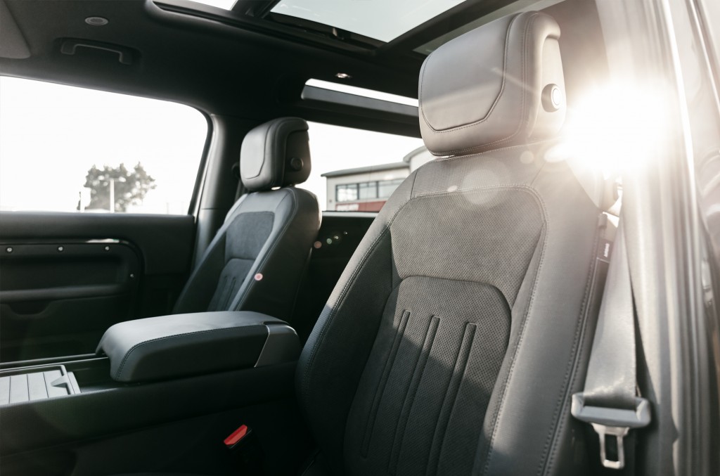 2021 LAND ROVER DEFENDER V8, 12/20