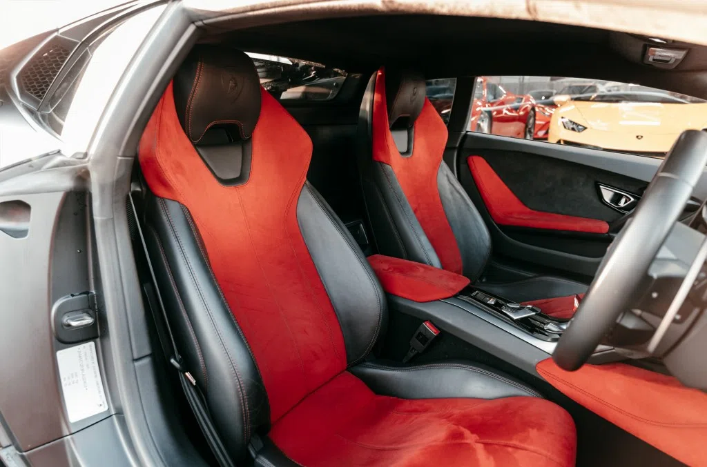 2015 Lamborghini Huracan interior, seats, Rosso and Nero