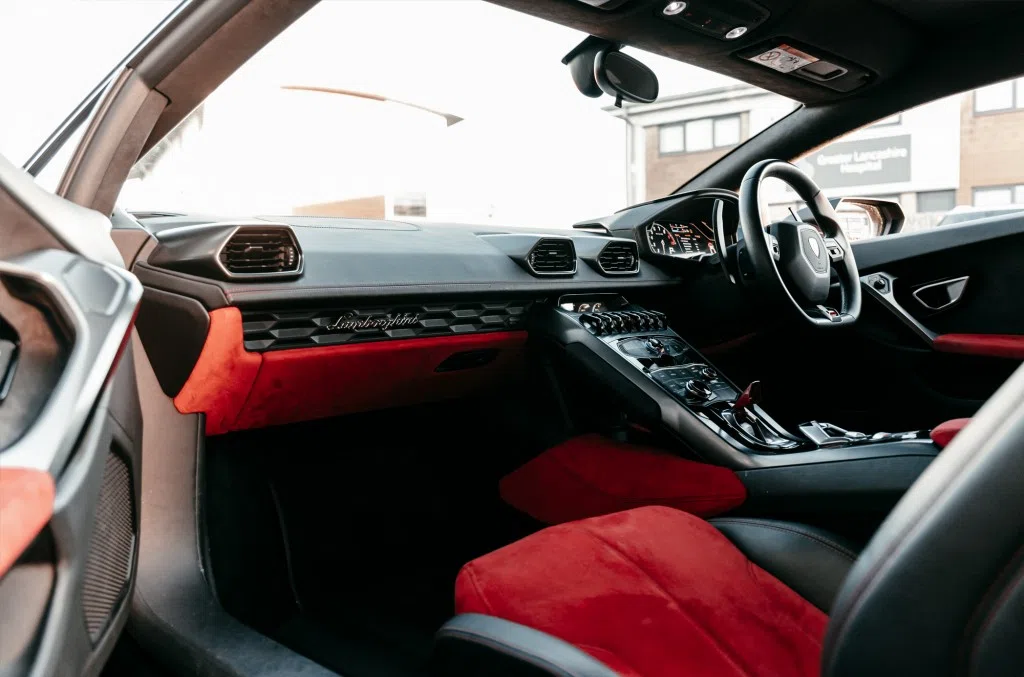 2015 Lamborghini Huracan interior, Rosso and Nero