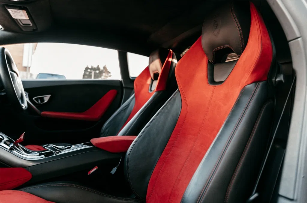2015 Lamborghini Huracan interior, seats, Rosso and Nero
