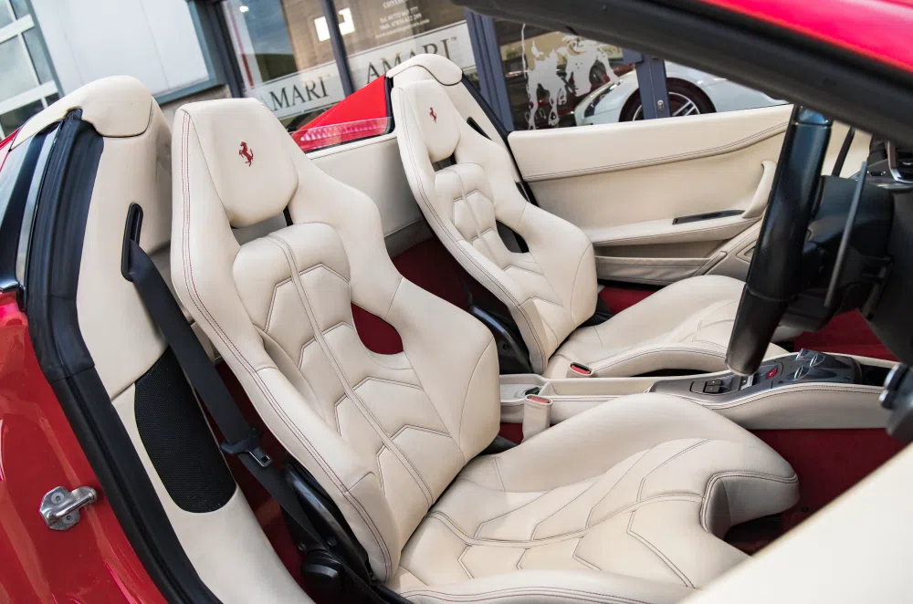 2012 Ferrari 458 Spider interior, seats, Crema