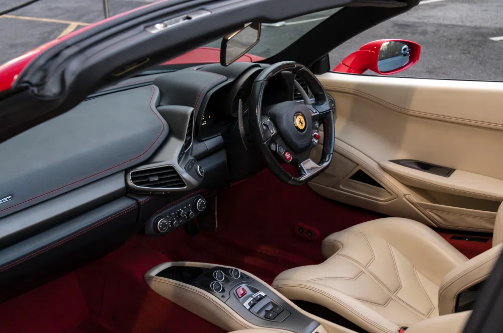 2012 Ferrari 458 Spider interior, Crema