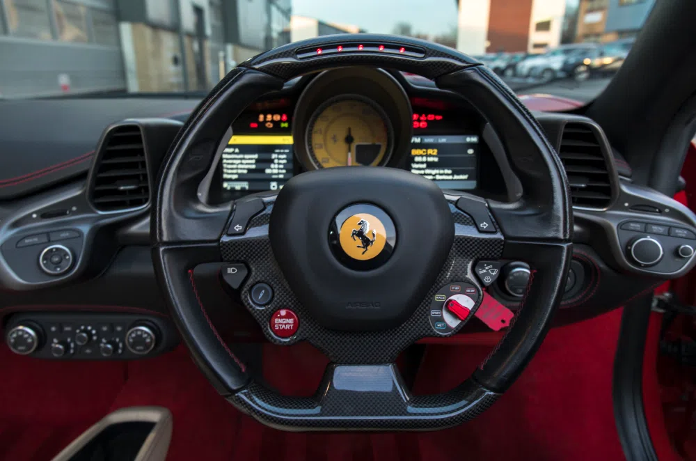 2012 Ferrari 458 Spider interior, Crema