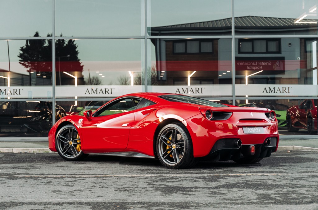 2016 FERRARI 488 GTB, 2/18