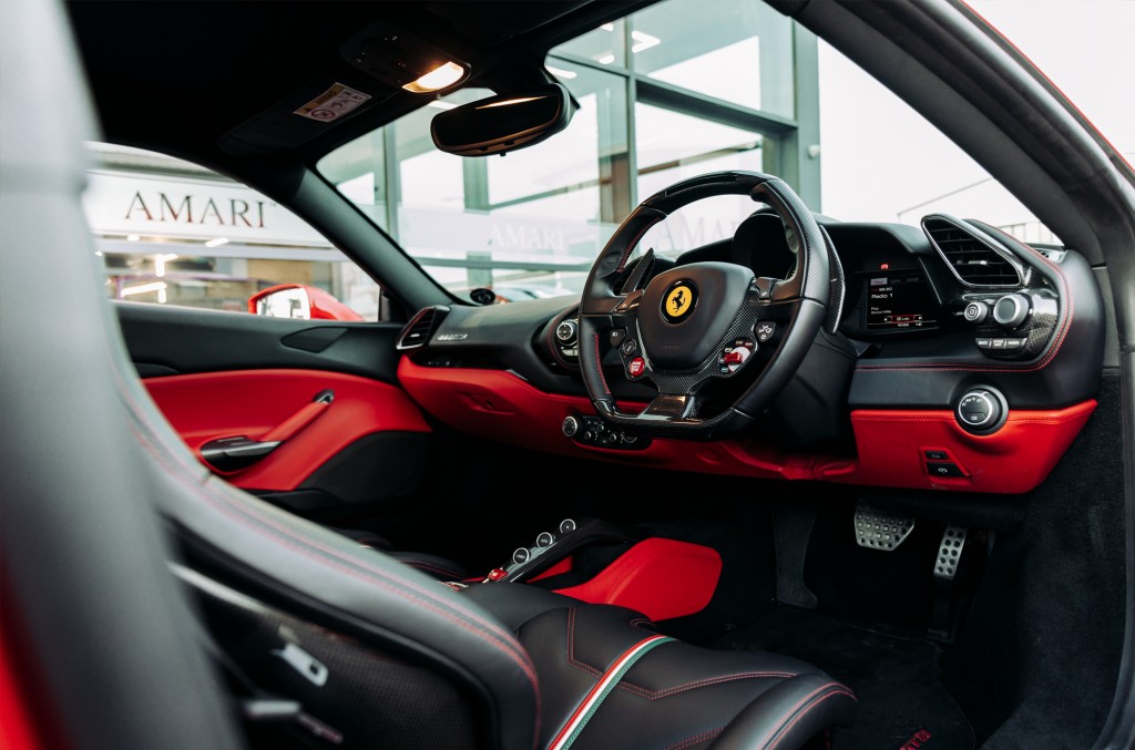2016 FERRARI 488 GTB, 3/18