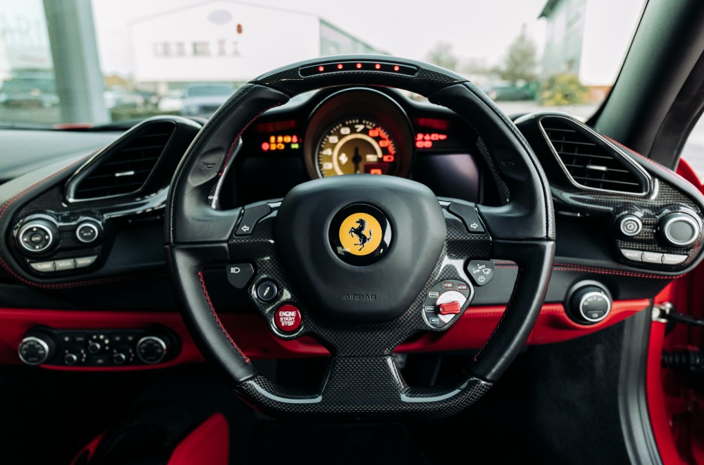 2016 FERRARI 488 GTB, 6/18