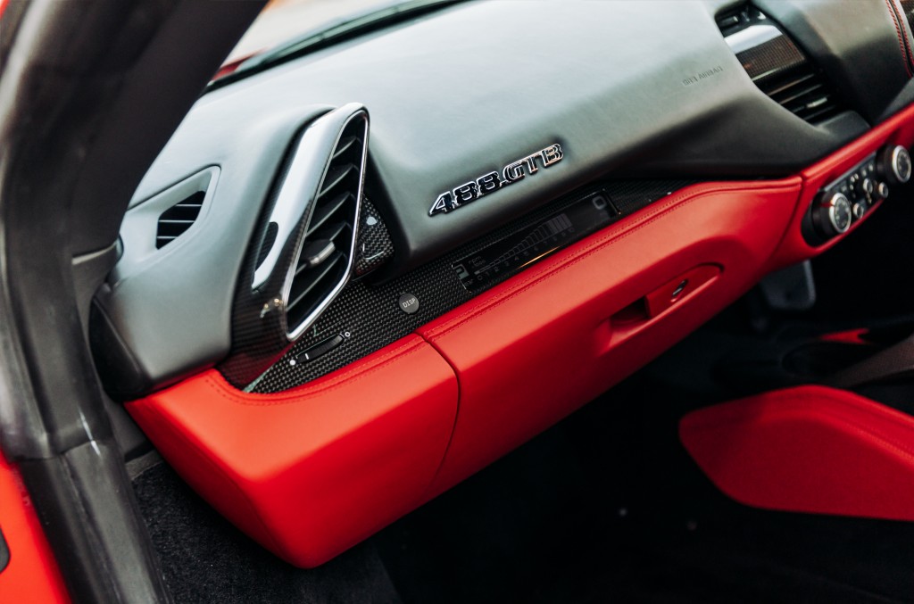 2016 FERRARI 488 GTB, 16/18