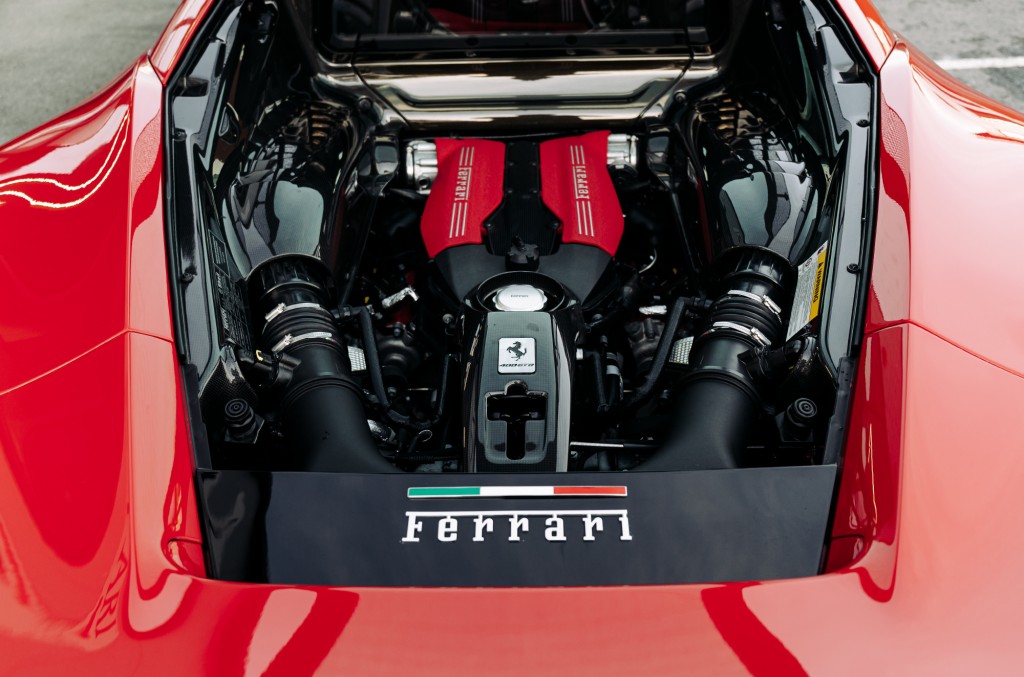 2016 FERRARI 488 GTB, 17/18