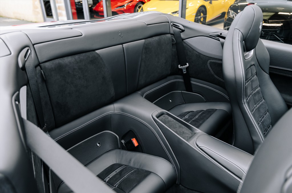 2019 FERRARI PORTOFINO CONVERTIBLE, 2/20