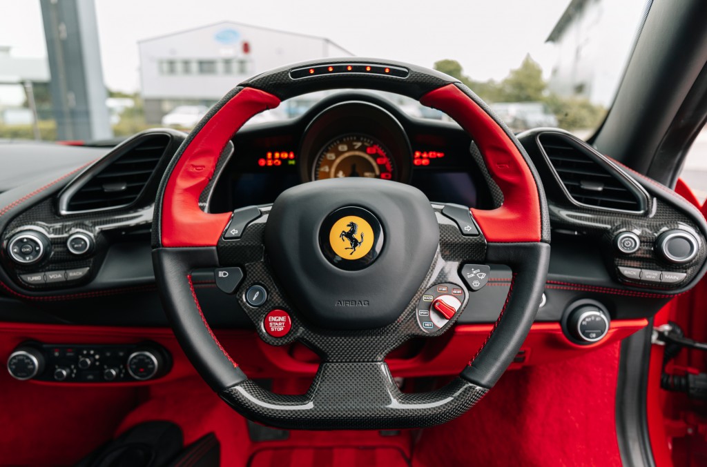 2016 FERRARI 488 GTB, 3/18