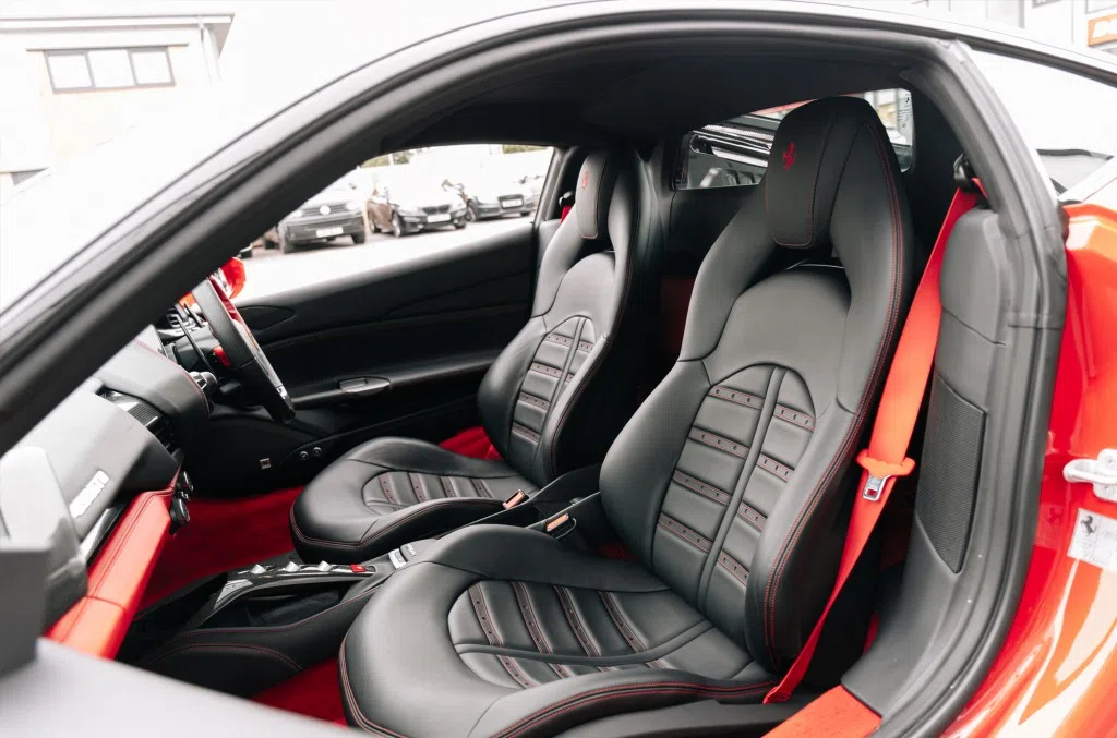 2016 FERRARI 488 GTB interior, seats, Nero Hide