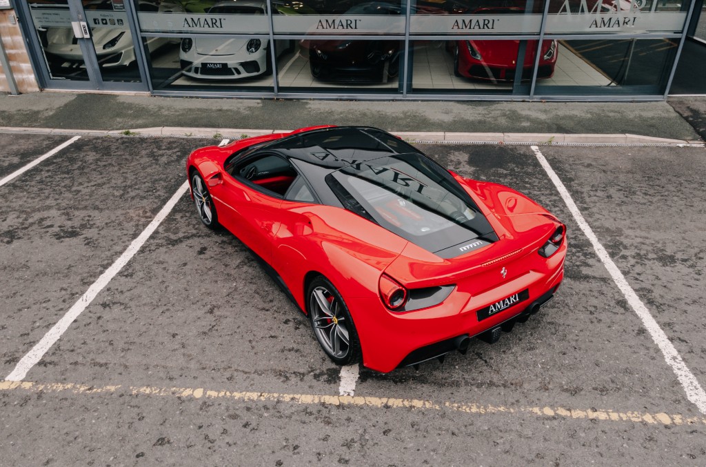2016 FERRARI 488 GTB, 15/18
