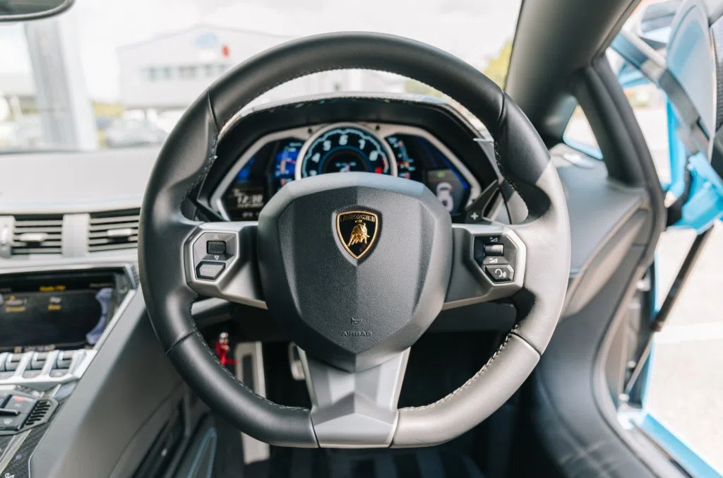 2013 Lamborghini Aventador Coupe interior, steering wheel, Nero Hide