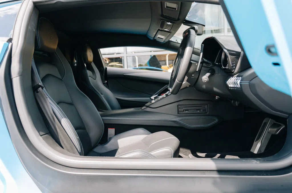 2013 Lamborghini Aventador Coupe interior, Nero Hide