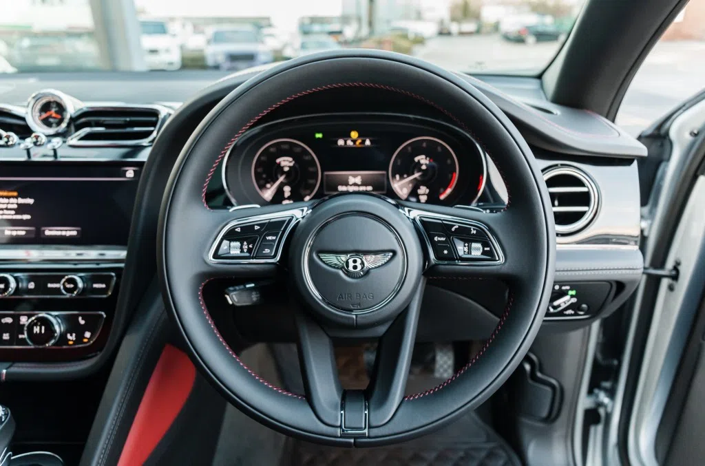 2021 Bentley Bentayga interior, Red and Black Leather