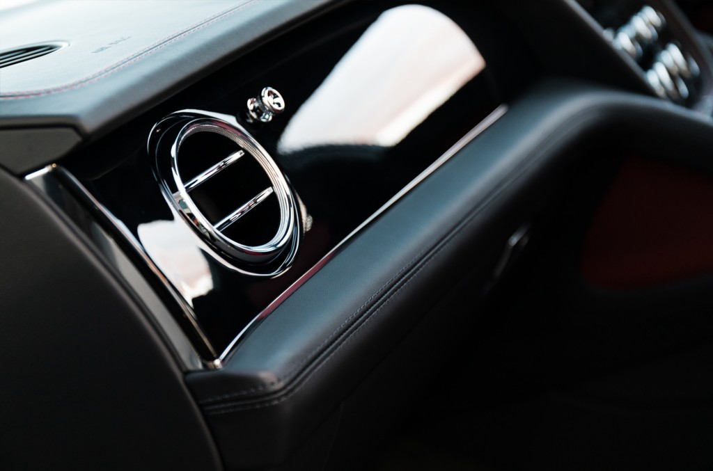 2021 BENTLEY BENTAYGA, 11/20