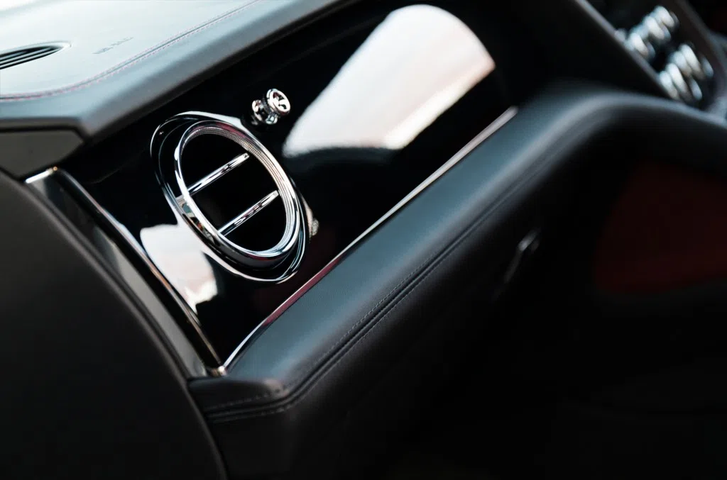 2021 Bentley Bentayga interior, Red and Black Leather