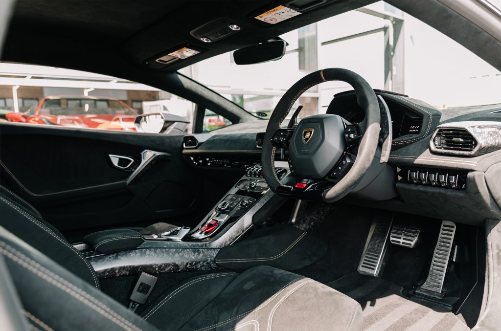 2017 LAMBORGHINI HURACAN PERFORMANTE, 9/20