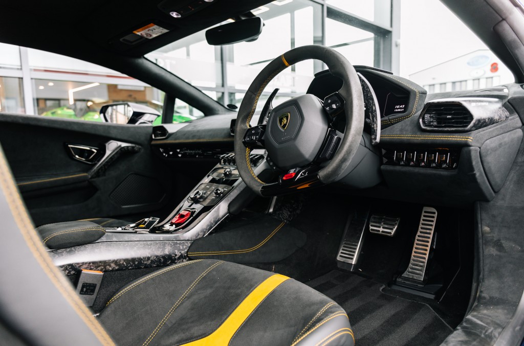 2018 LAMBORGHINI HURACAN PERFORMANTE, 8/20