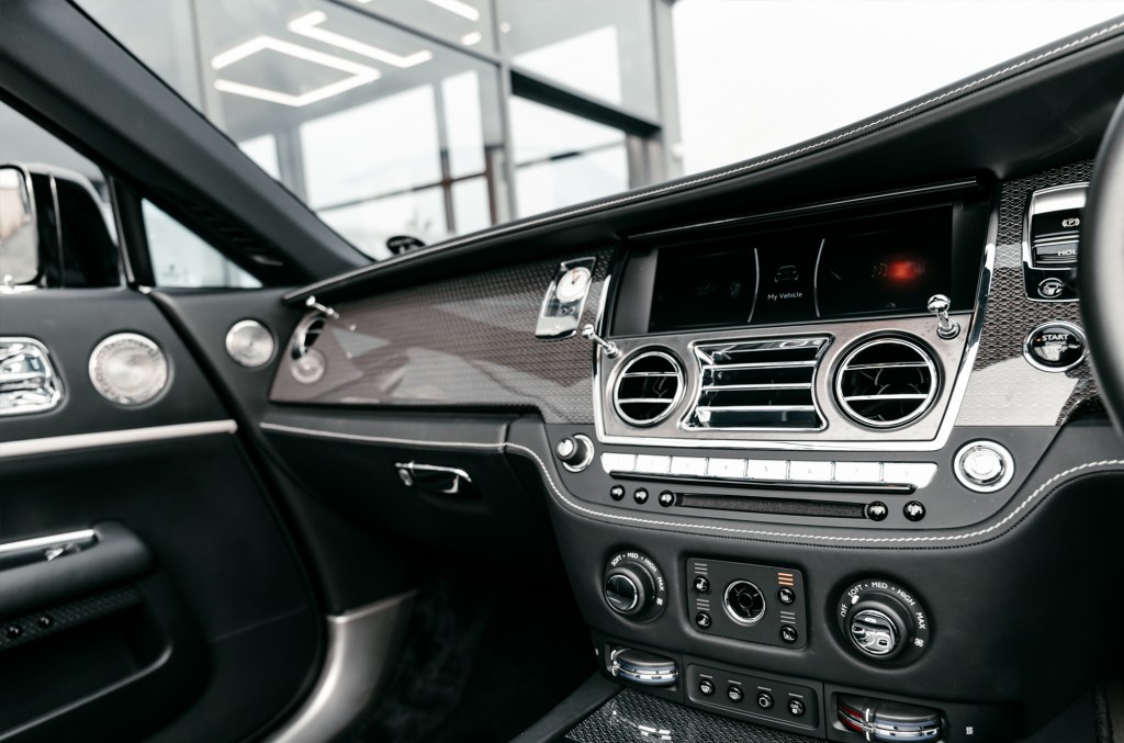 2018 ROLLS-ROYCE DAWN BLACK BADGE, 10/20