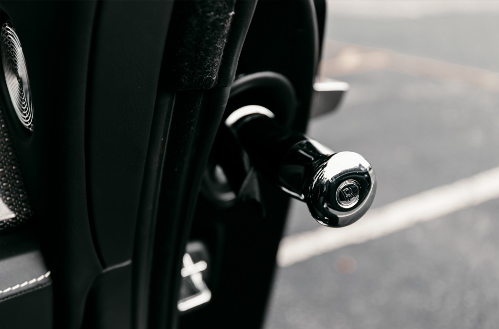 2018 ROLLS-ROYCE DAWN BLACK BADGE, 16/20