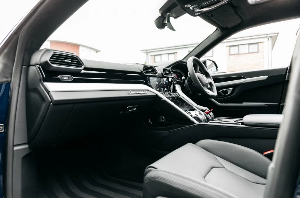 2020 Lamborghini Urus interior, dashboard, Nero Ade