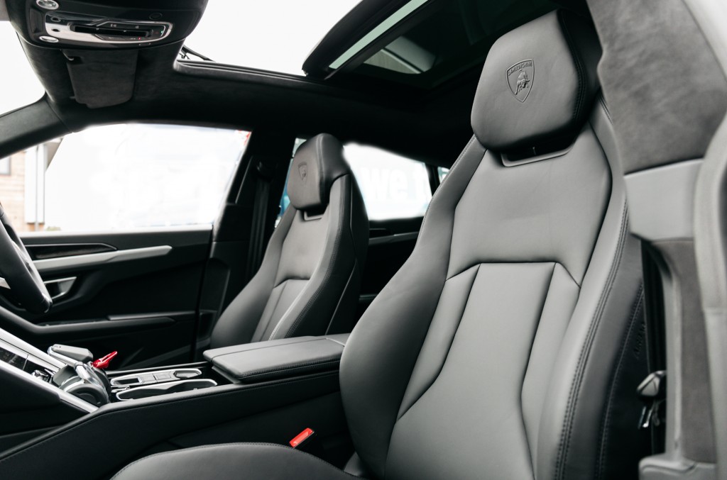 2020 LAMBORGHINI URUS, 10/18