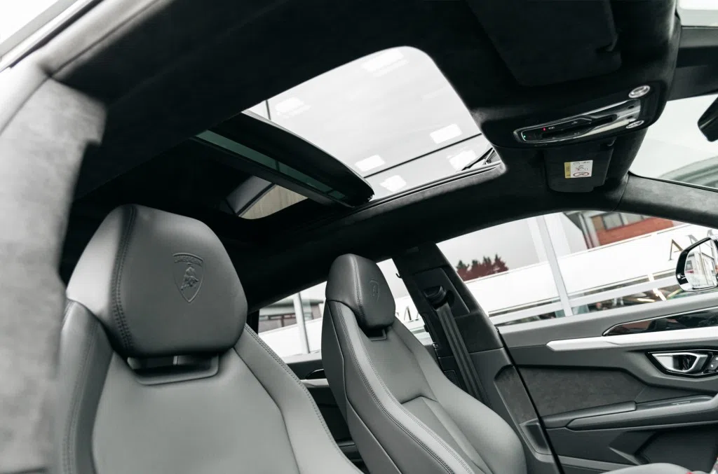2020 Lamborghini Urus interior, Nero Ade