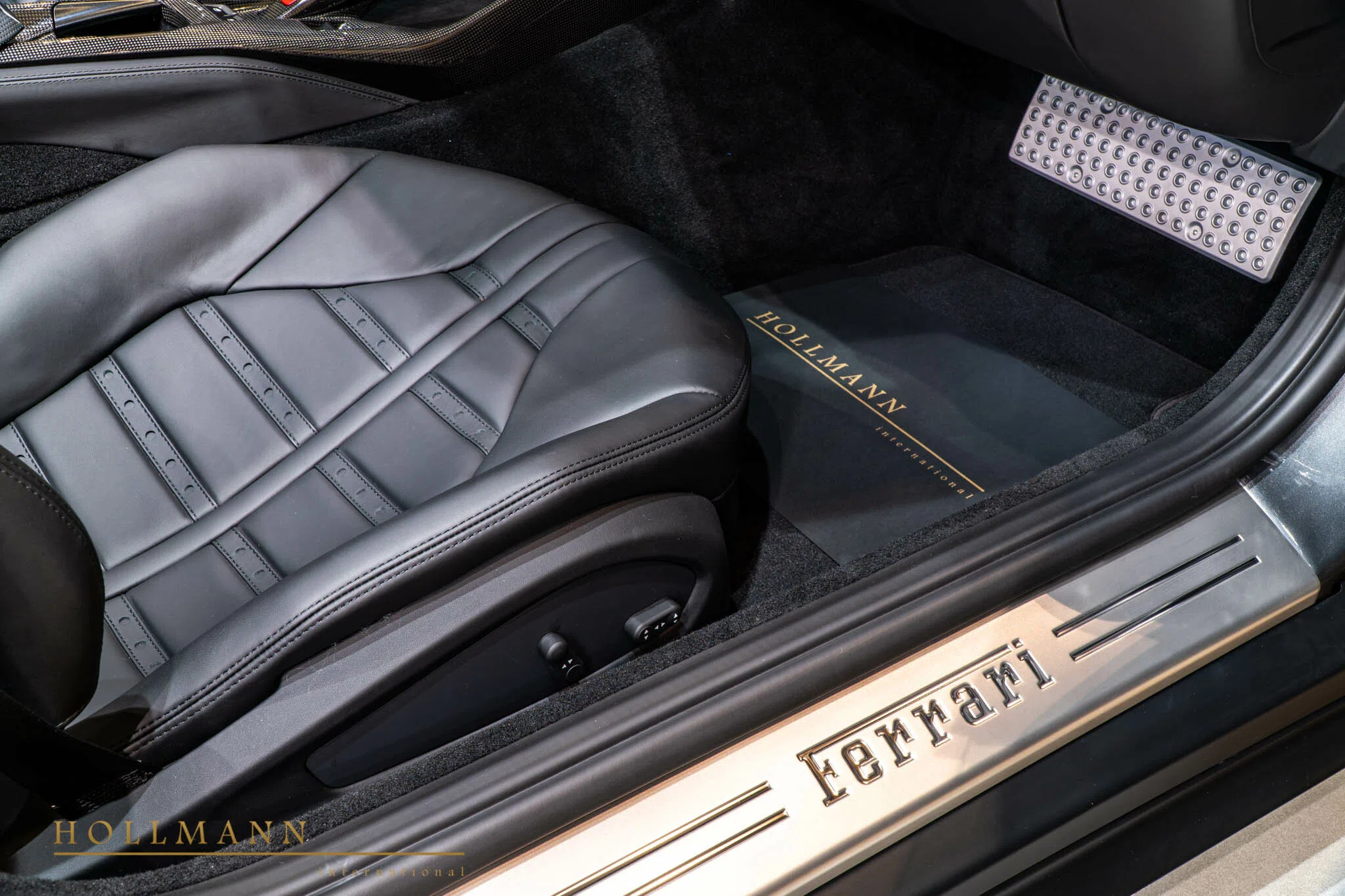 2021 Ferrari 812 GTS interior, Nero Black