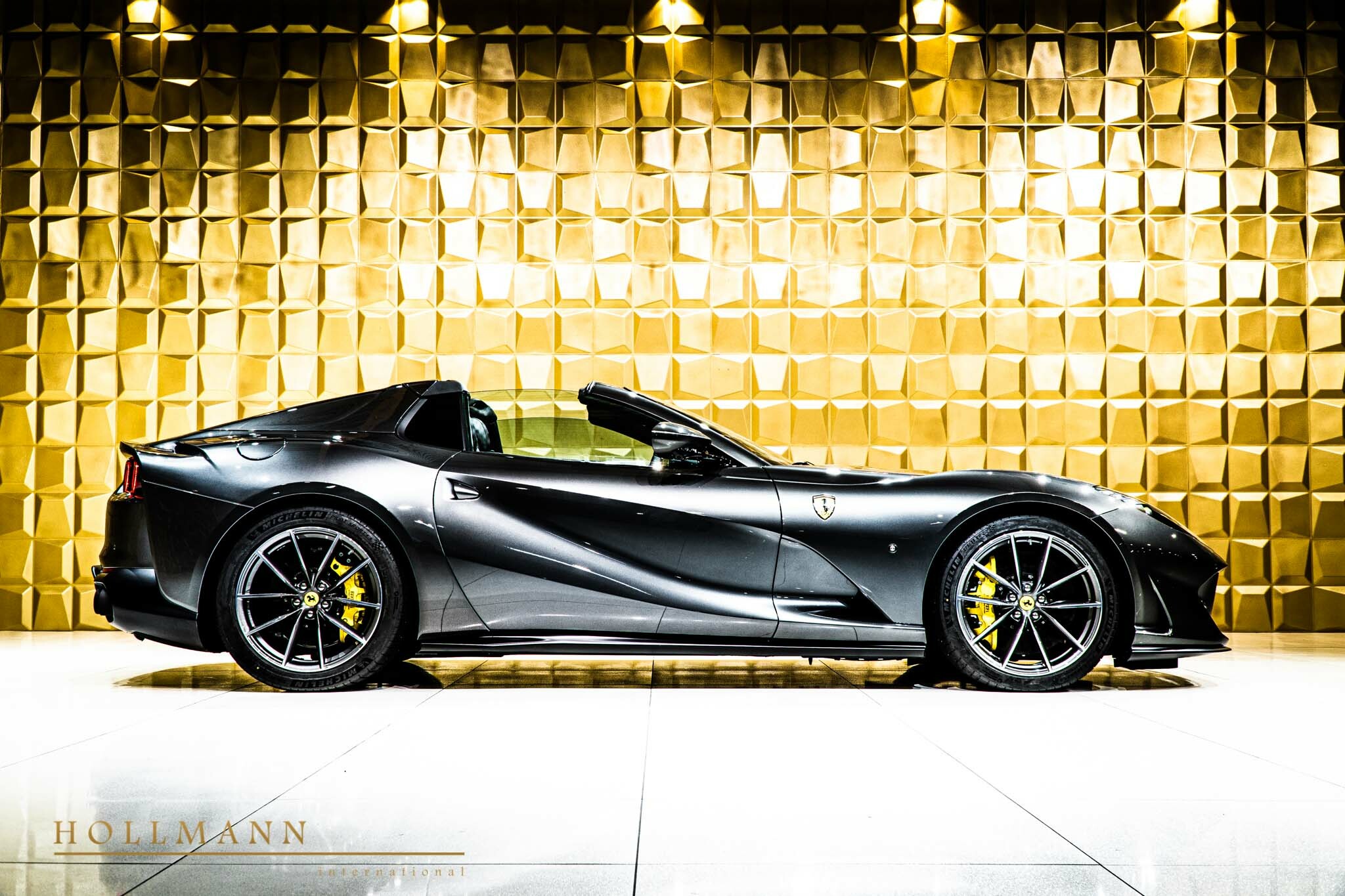 2021 Ferrari 812 GTS, 15/17