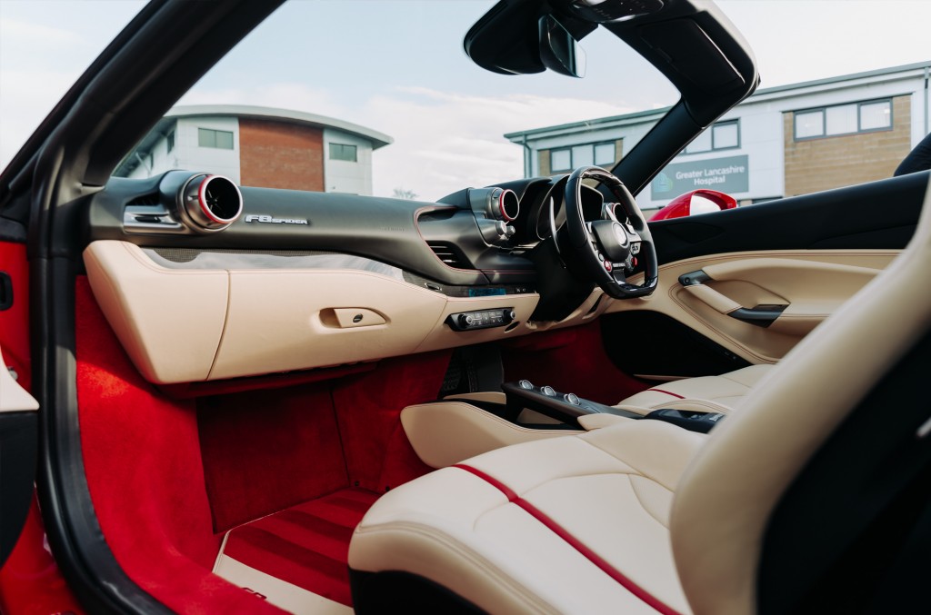 2021 FERRARI F8 SPIDER, 3/19
