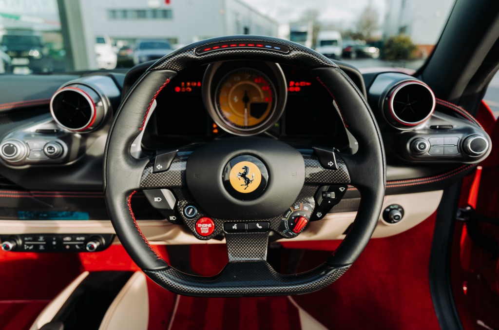 2021 FERRARI F8 SPIDER, 4/19
