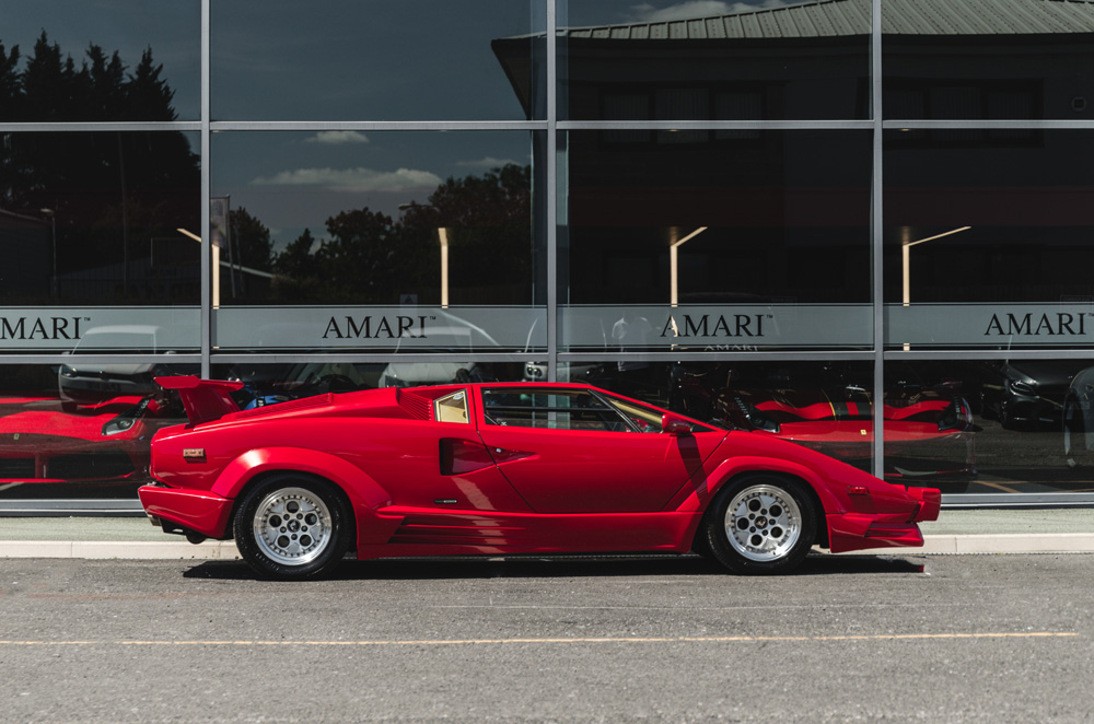 1990 LAMBORGHINI COUNTACH 25TH ANNIVERSARY, 19/20