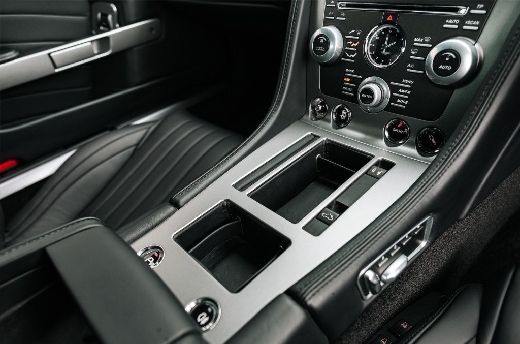2016 ASTON MARTIN VENGEANCE VOLANTE, 18/20