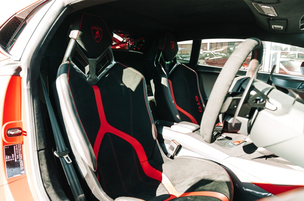 2021 LAMBORGHINI HURACAN STO, 6/20