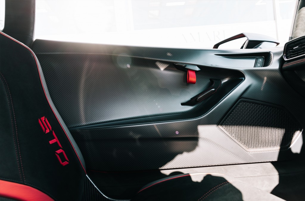 2021 LAMBORGHINI HURACAN STO, 12/20