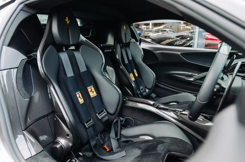 2021 Ferrari SF90 Stradale Assetto interior, seats, Nero