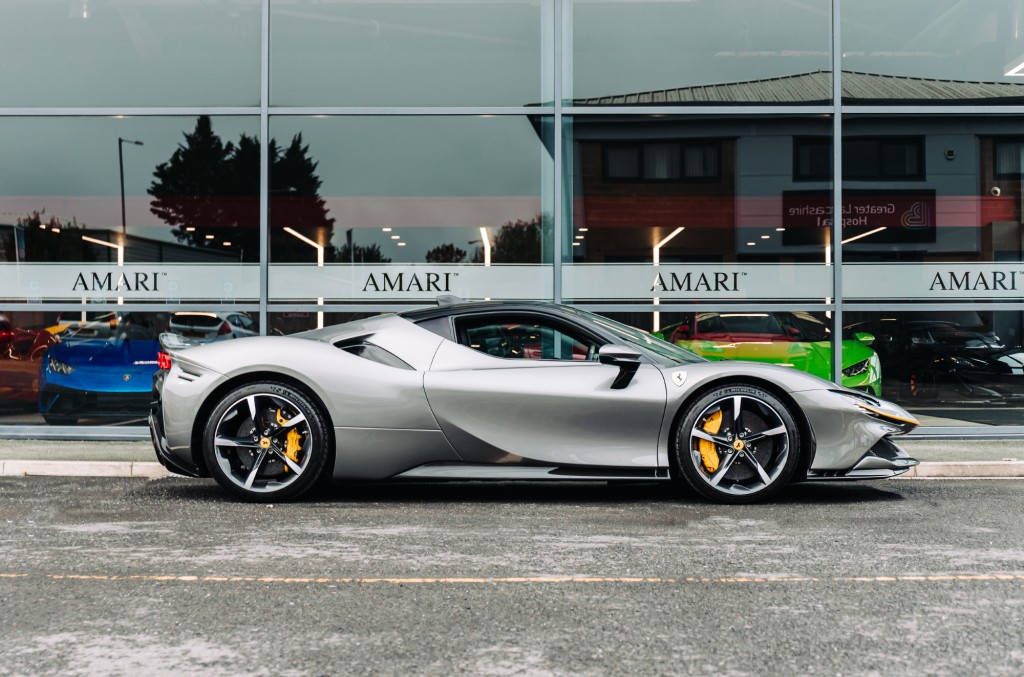 2021 Ferrari SF90 Stradale Assetto, 7/20