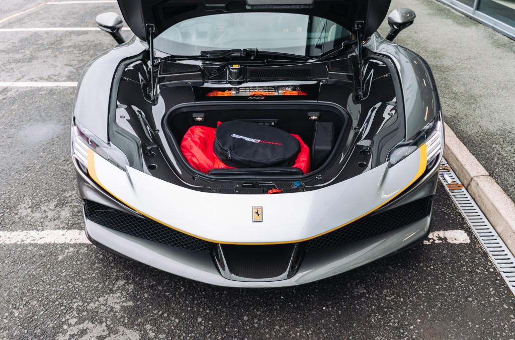 2021 Ferrari SF90 Stradale Assetto, 15/20