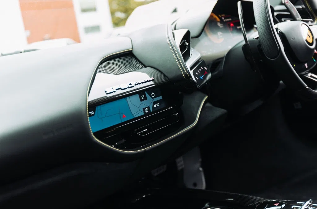 2021 Ferrari SF90 Stradale Assetto interior, Nero