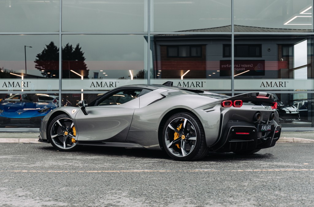 2021 Ferrari SF90 Stradale Assetto, 19/20