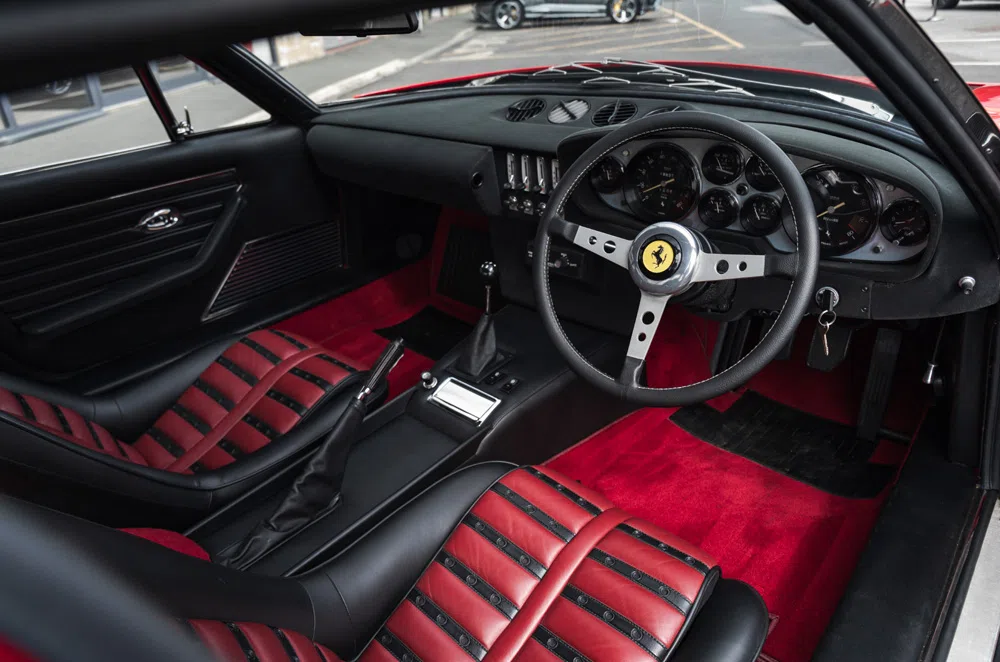 1972 Ferrari 365 GTB/4 Daytona interior, dashboard, Pelle Nera with Pelle Rossa