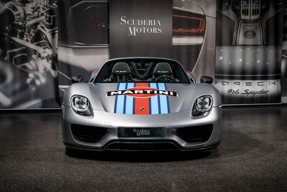 2014 Porsche 918 Spyder for sale, exterior, GT-SILBERMETALLIC