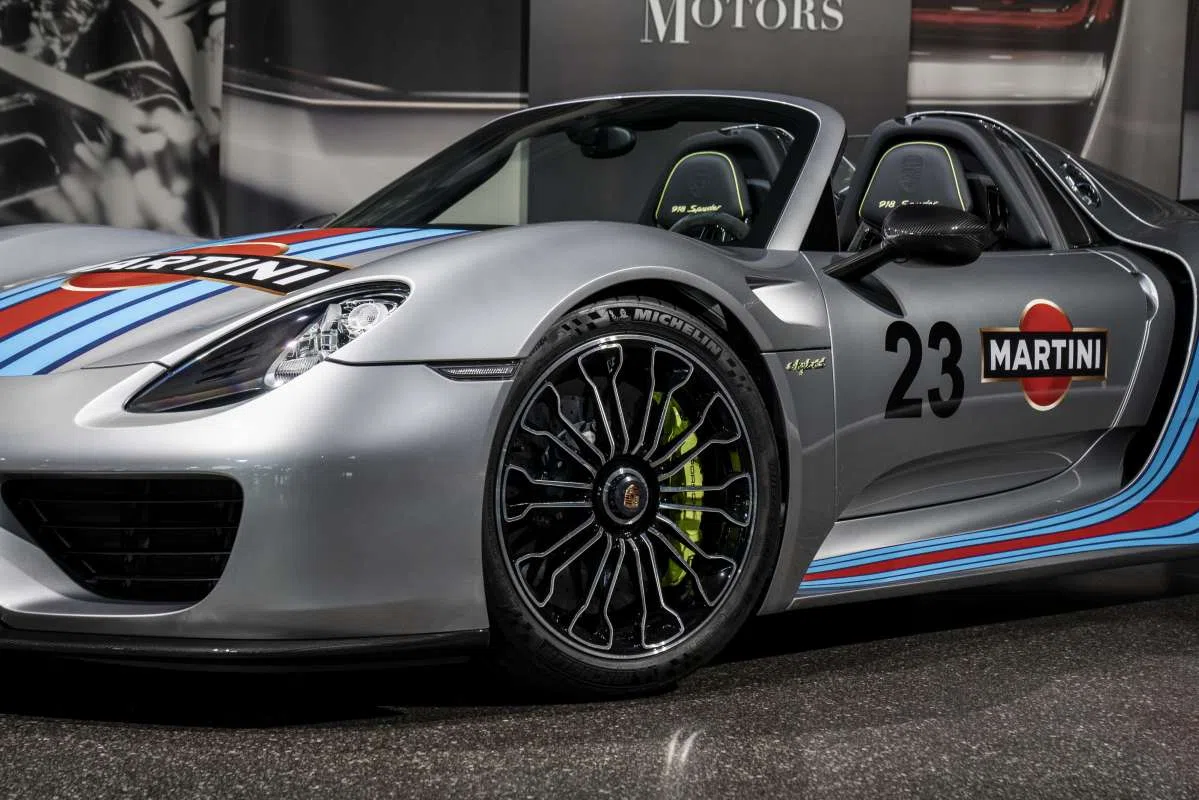 2014 Porsche 918 Spyder for sale, exterior, GT-SILBERMETALLIC