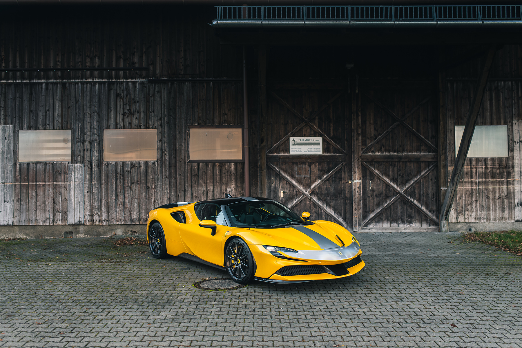 2021 Ferrari SF90 Assetto Fiorano, 7/8