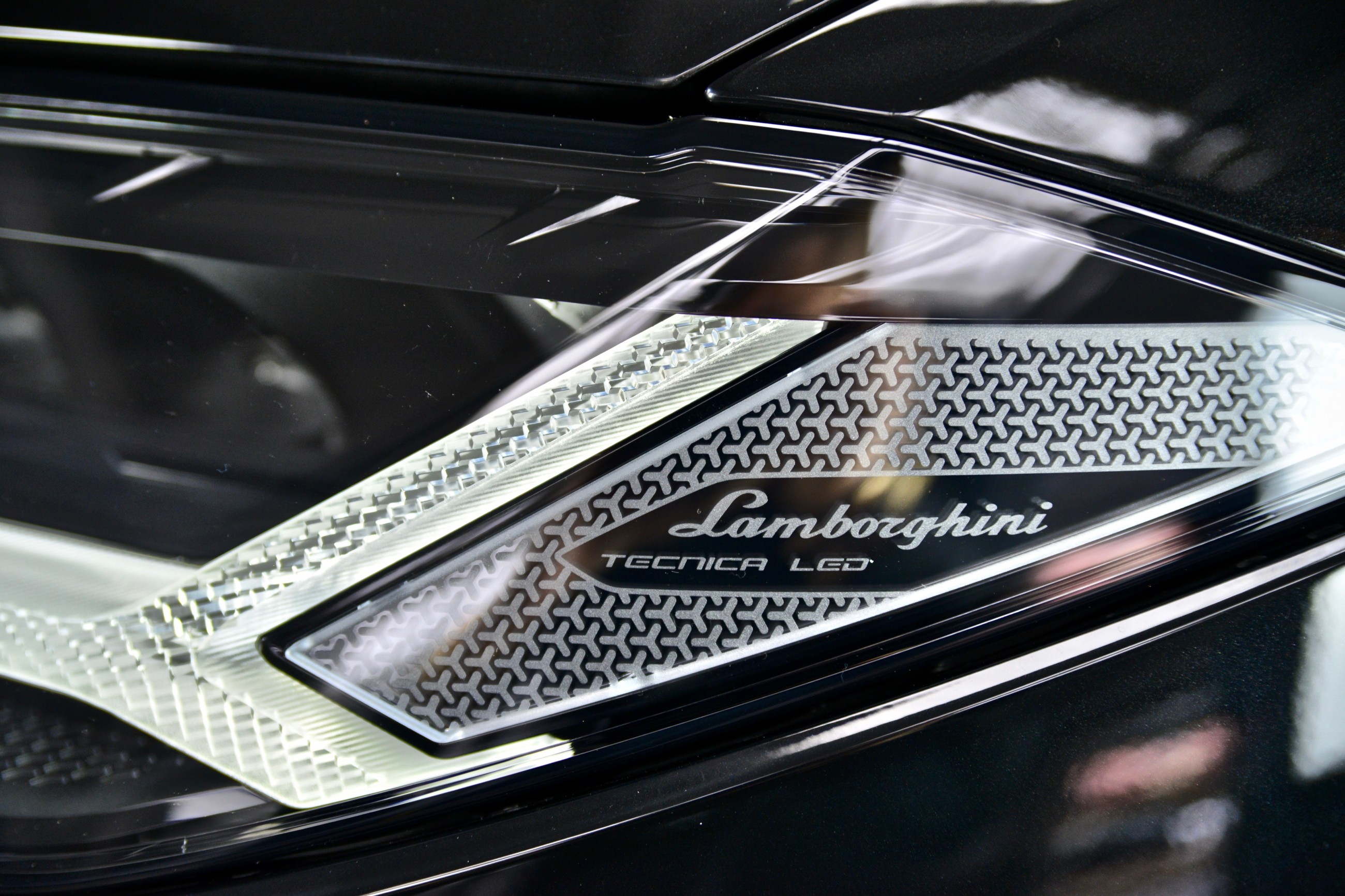 2022 Lamborghini URUS, 8/9