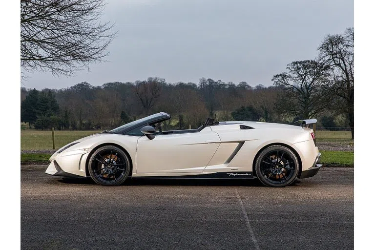 2011 Lamborghini Gallardo for sale, exterior, White