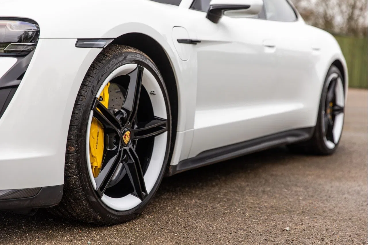 2021 Porsche Taycan Turbo S wheel