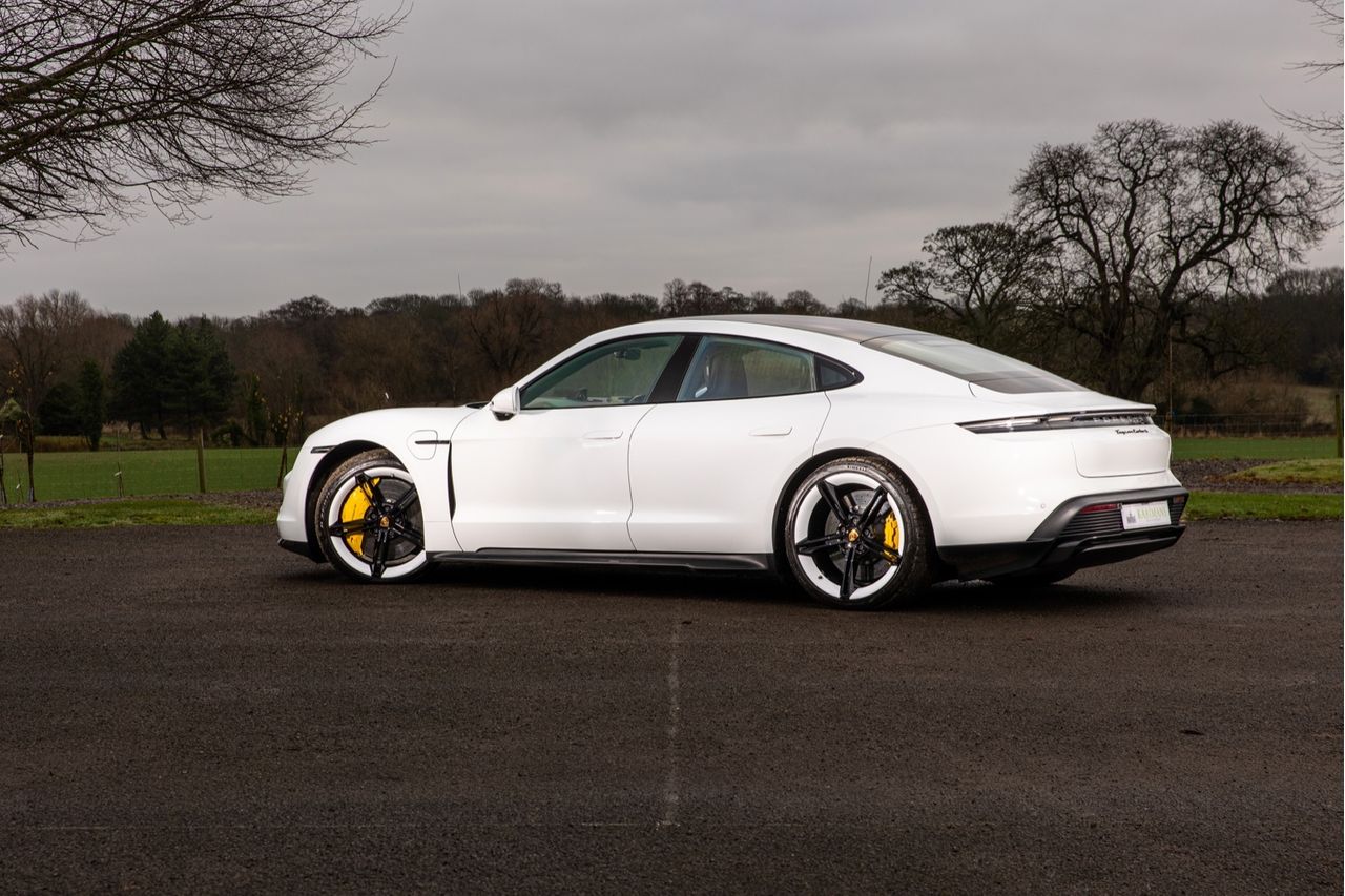 2021 Porsche Taycan Turbo S, 17/20