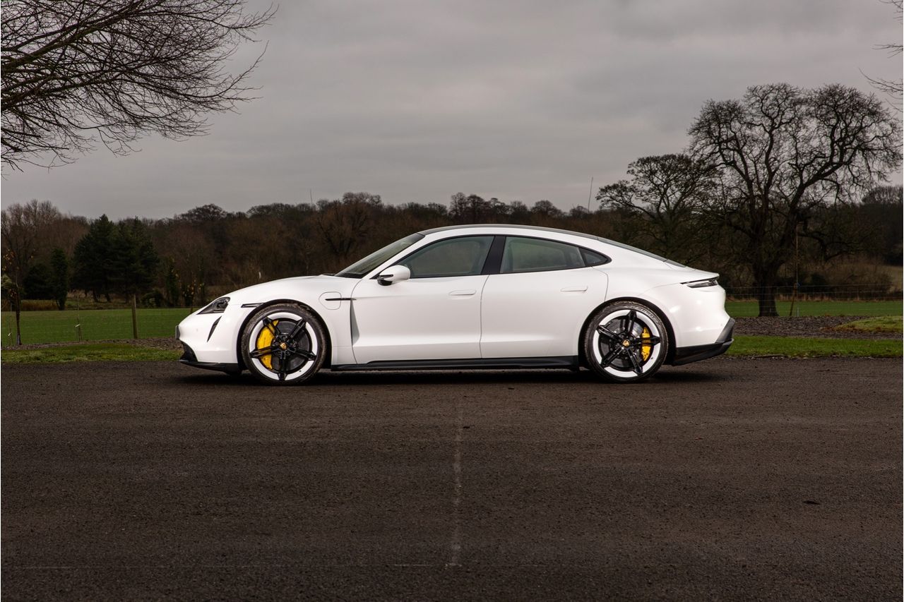 2021 Porsche Taycan Turbo S, 19/20